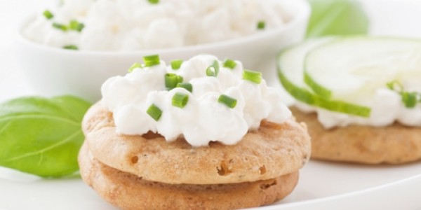 Cream Cheese Spread and Crackers: A health freak’s delight